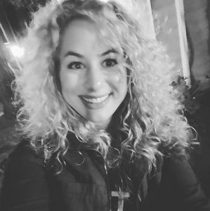 Meet your Posher, Cassondra